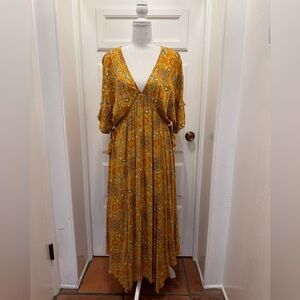 Brand new dress en crème brand